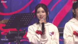 IVE THE FIRST FAN CONCERT - The Prom Queens.mp4_20230321_102854.417.webp IVE THE FIRST FAN CONCERT - The Prom Queens.mp4_20230321_102854.417.webp
