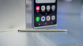 samsung-galaxy-s25-ultra-s-pen-laying-on-a-table.jpg samsung-galaxy-s25-ultra-s-pen-laying-on-a-table.jpg
