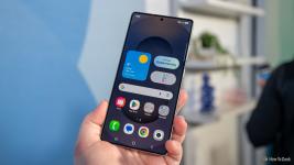person-holding-the-samsung-galaxy-s25-ultra-looking-at-the-display.jpg person-holding-the-samsung-galaxy-s25-ultra-looking-at-the-display.jpg