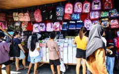 school-bag-commonwealth-market-2025june-jbondoc.webp school-bag-commonwealth-market-2025june-jbondoc.webp