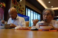 180904-oldest-couple-world-secrets-02.jpg 180904-oldest-couple-world-secrets-02.jpg