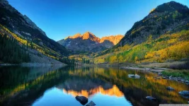 maroon_bells_morning-wallpaper-1366x768.webp