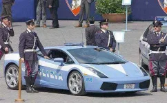 2174073793_7eb8184921.webp