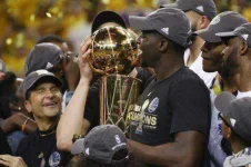 Golden-State-Warriors-Ezra-Shaw-Getty-Images-640x426.webp