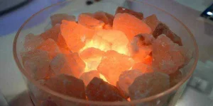 18-27-33-landscape-1490978127-index-himalayan-salt-lamp.webp