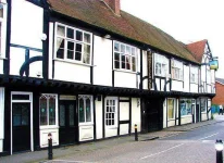 640px-Colnbrook_Village_Ostrich_Inn.webp