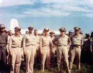 MacArthur_arrives_at_Atsugiac01732.webp