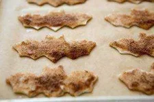 spooky-cinnamon-sugar-crisps-4.webp