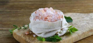 The-Amazing-Healing-Powers-Of-Pink-Salt.webp
