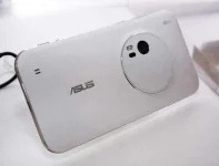 asus_zenfone_zoom_1.webp