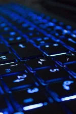 640-hi-tech-keyboard-l.webp 640-hi-tech-keyboard-l.webp