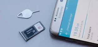 galaxy-s7-edge-sd-card-slot.webp