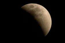 07-lunar-eclipse-supermoon.ngsversion.1517407203976.adapt.1900.1.webp