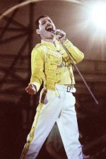 photo-of-freddie-mercury-and-queen-freddie-mercury-news-photo-86137796-1564066487.jpg