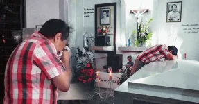 Mayor Duterte Weeps While Asking Guidance From Parents.webp