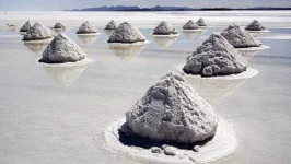 Salar-de-Uyuni-Bolivia.webp