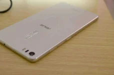 ASUS-Zenfone-3-Ultra-07.webp ASUS-Zenfone-3-Ultra-07.webp