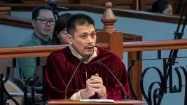 Sen. Robinhood Padilla asks prosecution not to be one-sided in impeachment trial Sen. Robinhood Padilla asks prosecution not to be one-sided in impeachment trial