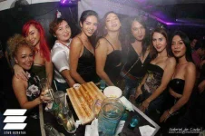 meet-single-girls-online-davao-city-get-laid-clubs-bars-650x433.webp