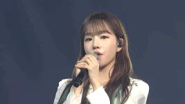 IZONE 1ST CONCERT IN SEOUL [EYES ON ME].mp4_20210512_190155.714.webp