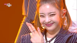 Music.Bank.E1074.210514.1080i.IPTV.H264-JPS.ts_20210514_201140.585.webp Music.Bank.E1074.210514.1080i.IPTV.H264-JPS.ts_20210514_201140.585.webp