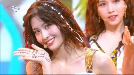 Music.Bank.E1078.210618.1080i.IPTV.H264-JPS.ts_20210618_205833.978.jpg Music.Bank.E1078.210618.1080i.IPTV.H264-JPS.ts_20210618_205833.978.jpg