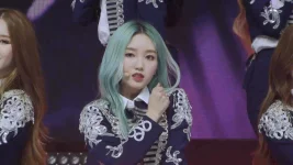 LOOΠΔ - 이달의소녀 ON WAVE [LOOΠΔTHEWORLD Midnight Festival] (VOD).mp4_20210619_204721.958.webp