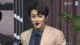 nct 127 fanmeeting.mp4_20210709_210941.670.webp