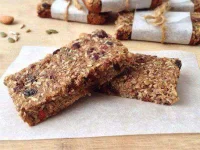 06-quinoa-recipes-fruit-bar-fsl.webp