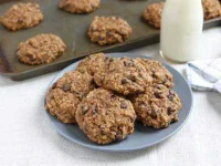 ate-chip-cøøkíé-Courtesy-of-Two-Peas-and-their-Pod.webp