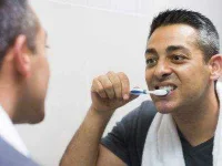 03-brain-boosters-brushing-teeth-sl.webp