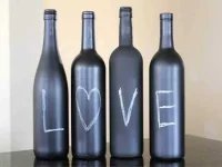 diy-wine-bottles-chalkboard-art-fsl.webp
