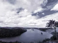 05-facts-about-america-oldest-river-sl.webp