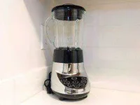 more-things-to-never-buy-garage-sale-10-blender-sl.webp