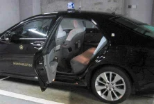 crown-hybrid_interior_3_f.webp