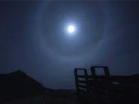 04-weather-halo-around-moon-sl.webp