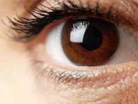 01-eye-color-macular-degeneration-sl.webp
