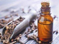 01-toothache-clove-oil-sl.webp
