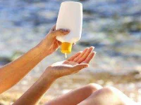 05-sunscreen-mistakes-not-using-enough-sl.webp