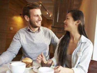 03-lies-for-your-partner-you-look-great-sl.webp