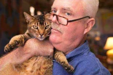 10-unusual-may-holidays-hug-your-cat-day-ss.webp