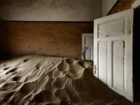 unexpected-art-sand-door-fsl.webp