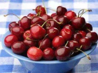 5-foods-that-fight-sun-damage-01-cherries-sl.webp