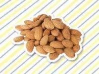06-skinny-food-almonds-sl.webp