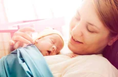 07-newborns-drink-their-pee.webp