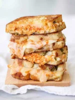 BuffaloChickenGrilledCheese1.webp BuffaloChickenGrilledCheese1.webp