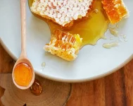 06-aphrodisiac-foods-honey.webp 06-aphrodisiac-foods-honey.webp