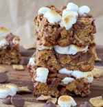 d-Marshmallow-Golden-Graham-Smores-Bars-1407229341.webp