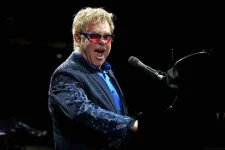 5.-elton-john-1024x683.webp
