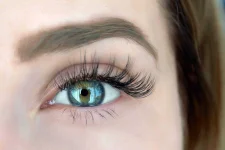 07-baby-wipes-eye-makeup.webp 07-baby-wipes-eye-makeup.webp